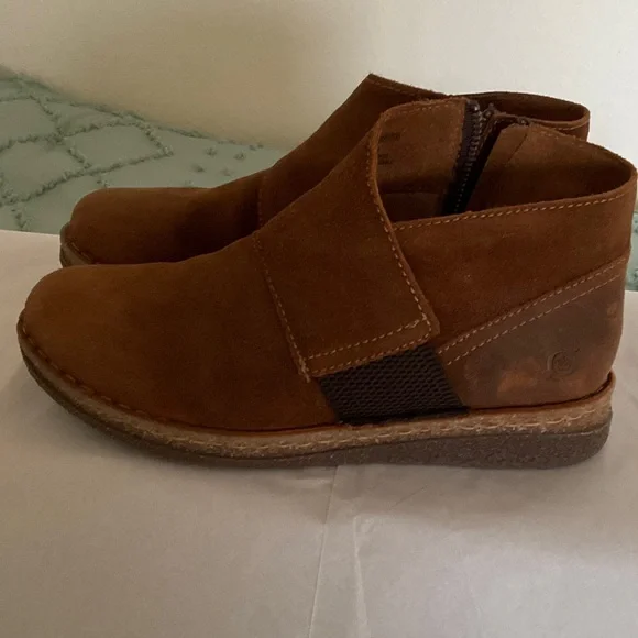 Born Chestnut Color Suede/Leather Ankle Boots size 9 - Picture 6 of 8